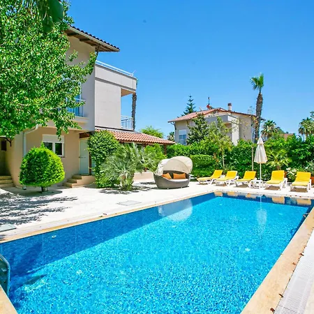 Paradise Town Beldora Villa *