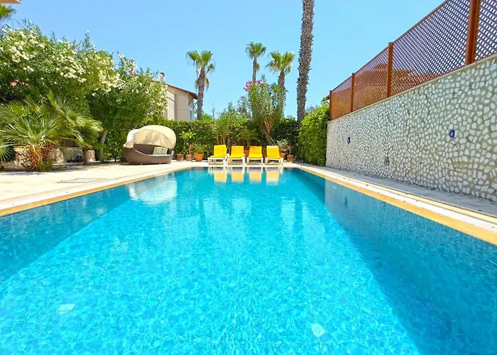 Paradise Town Beldora Villa *