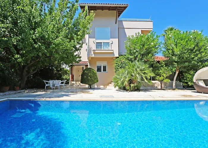 Paradise Town Beldora Villa