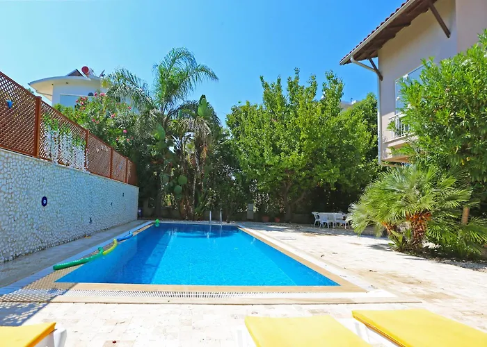 Paradise Town Beldora Villa *