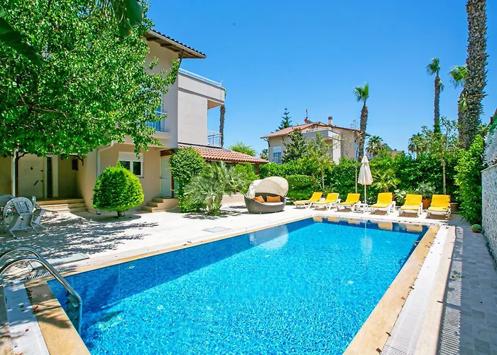 Paradise Town Beldora Villa *