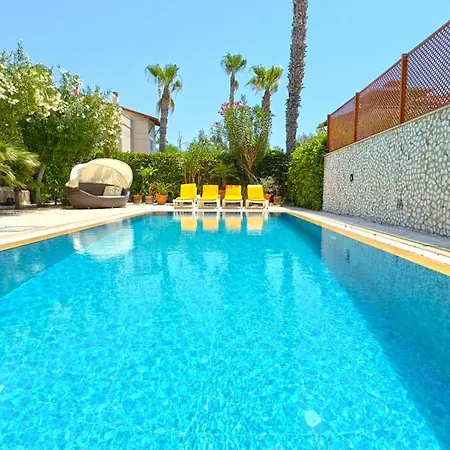 Paradise Town Beldora Villa *